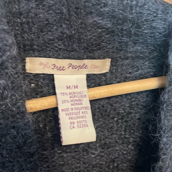 Free people grey mohair and acrylic blend cardigan size medium - Picture 2 of 5